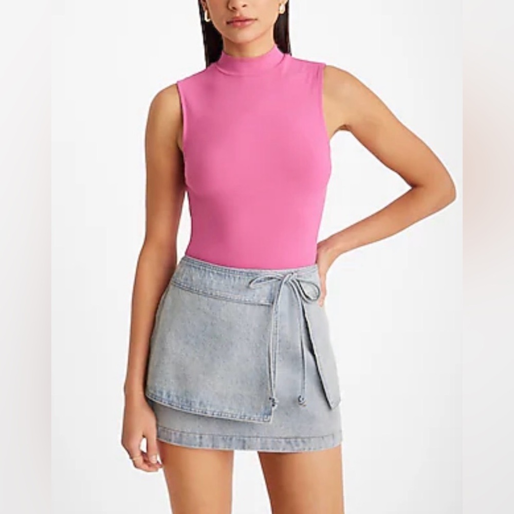 Express Mock Neck Sleeveless Ribbed tank tops (2)  size M